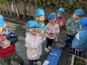 【保育部】氷が出来たよ～！